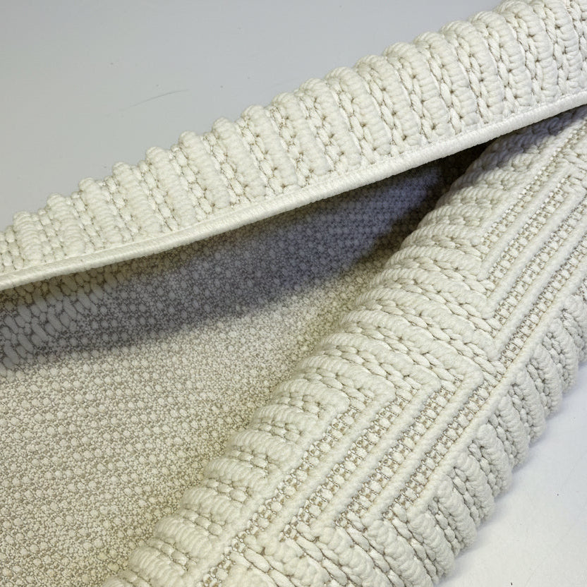 ZA@ GERTMENIAN Regent Collection Textured Soft Outdoor/indoor Rug 5' X 7' White/Tan 1876750 (Return-Dirty)