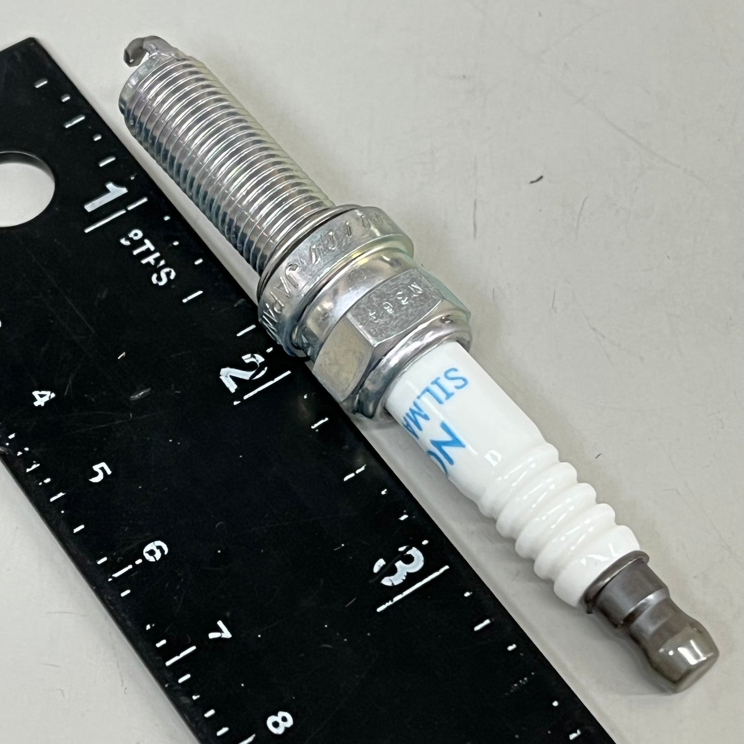 HONDA Spark Plug CRF250 R CRF250 RX CRF250RX CRF450L CRF450R OEM 31909-MEN-A31