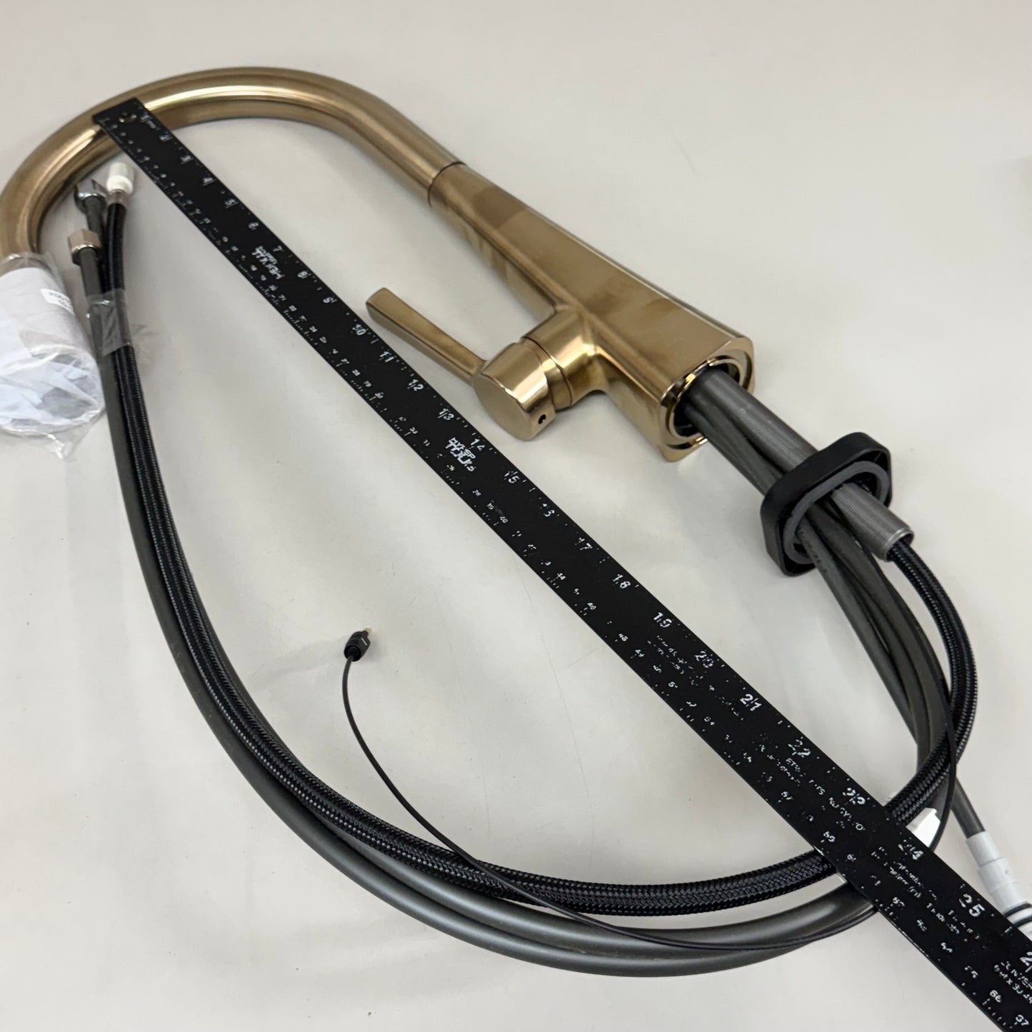 DELTA Lenta Pull-Down Kitchen Faucet w/ Touch Activation Champagne 19802TZ-CZDST