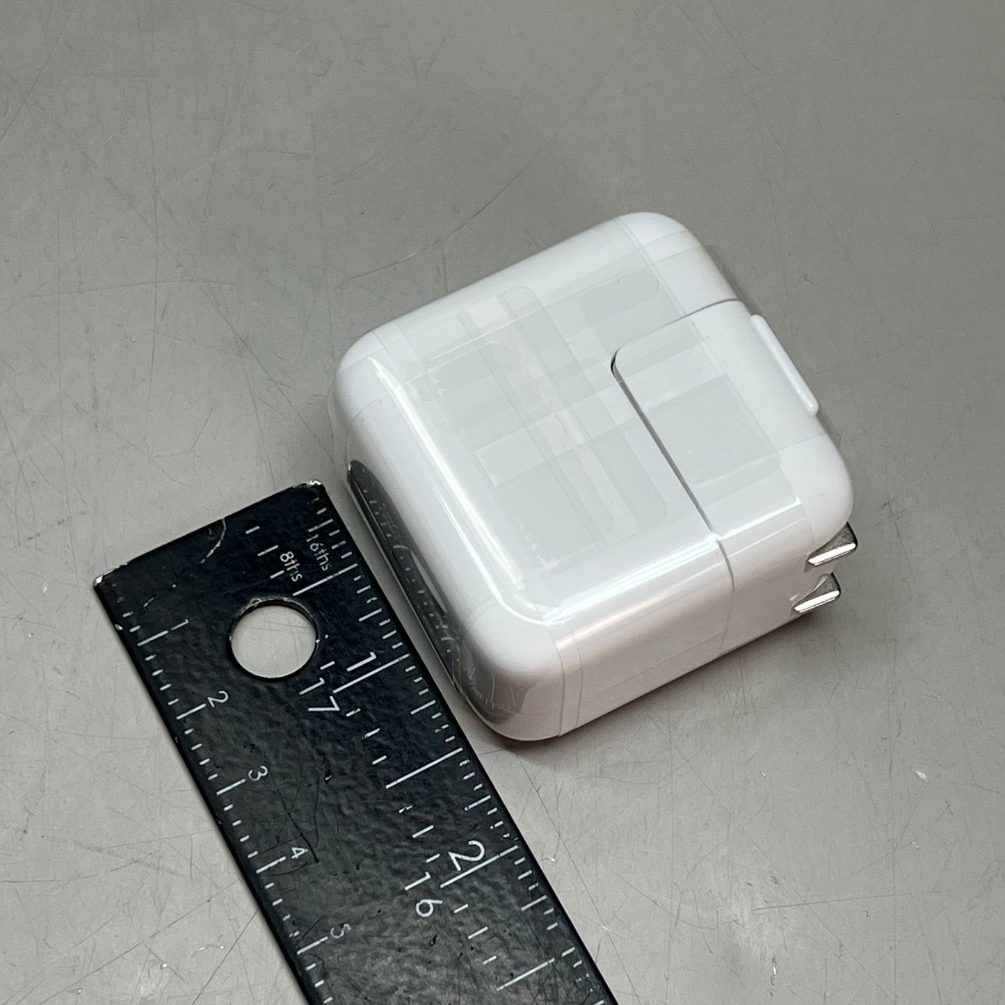 APPLE Compact Fast Charging USB Power Adapter 12 Watt White MGN03AM/A (Return)