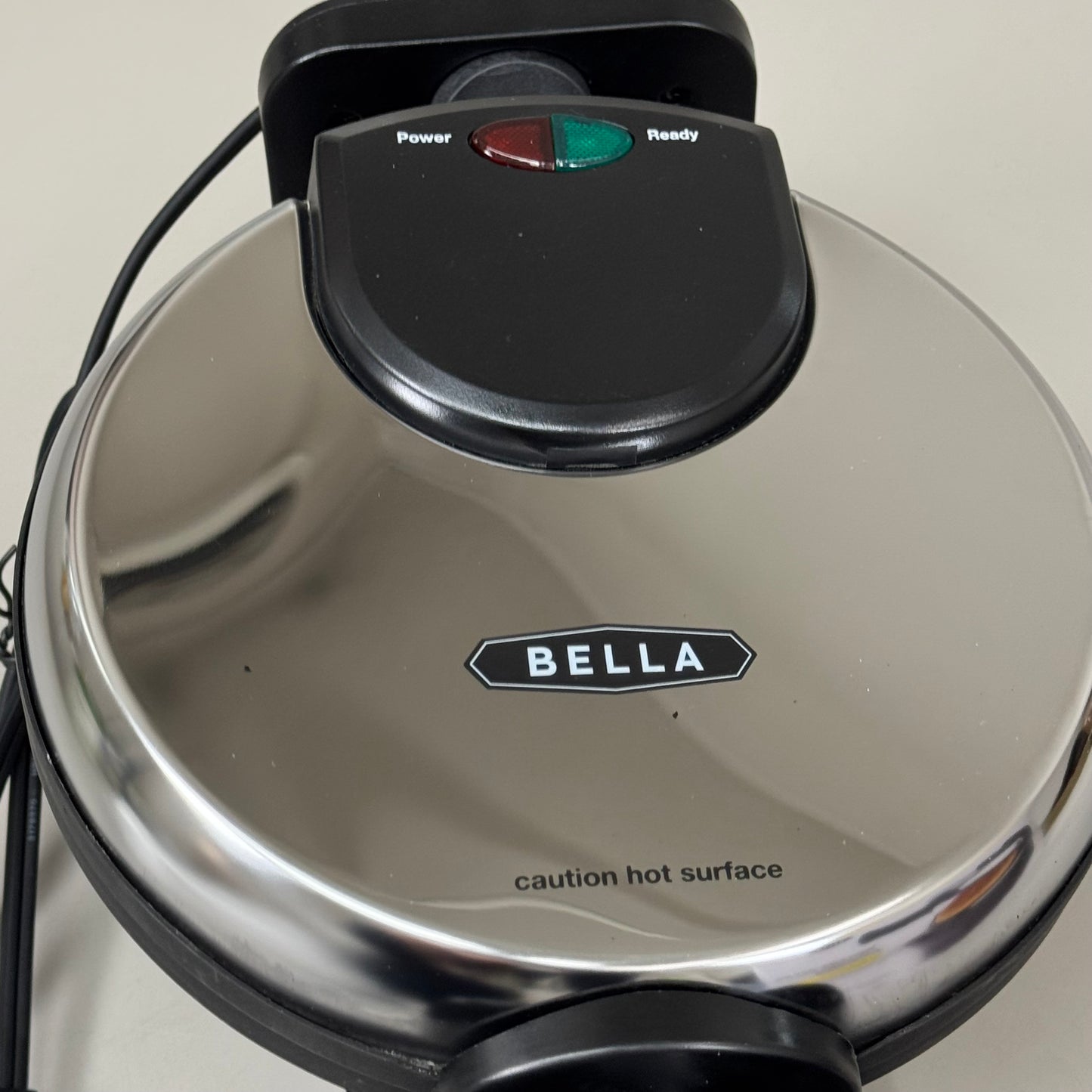 BELLA Compact Rotating Belgian Waffle Maker BPA FREE Stainless Steel As-is