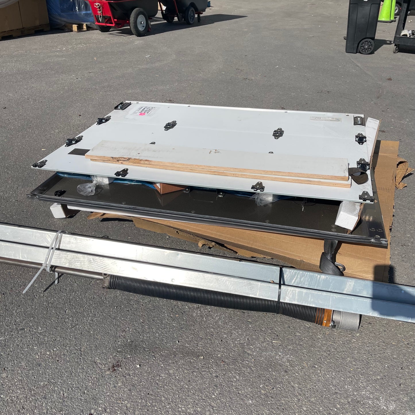 ZA@ Pallet of TRANSGLOBAL Roll-up Doors & Hardware White TGU-58.75X86X.25-UPS-WTO (AS-IS)