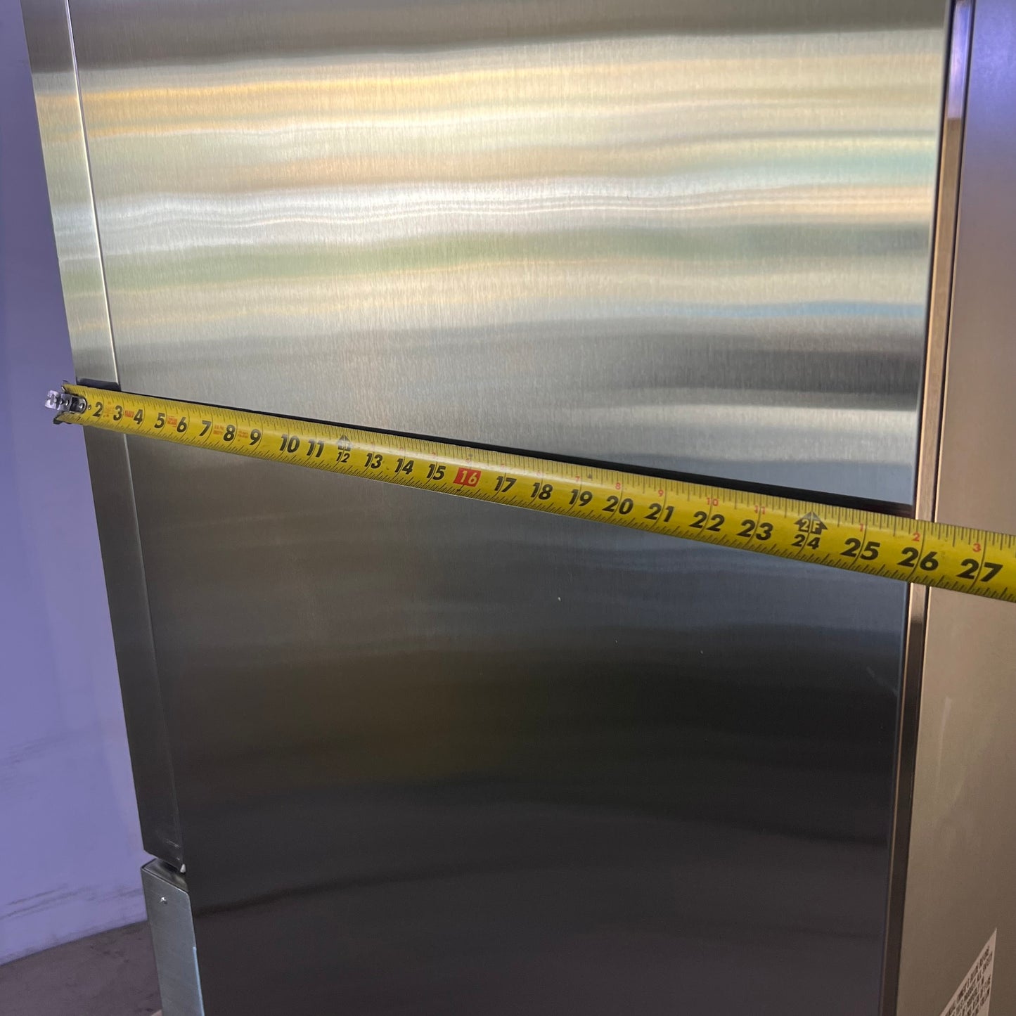 Z@ AVANTCO Solid Door Reach Refrigerator 115V 304 SS 30 3/8x27 3/8x84 1/2 178A19RHC (As-is)