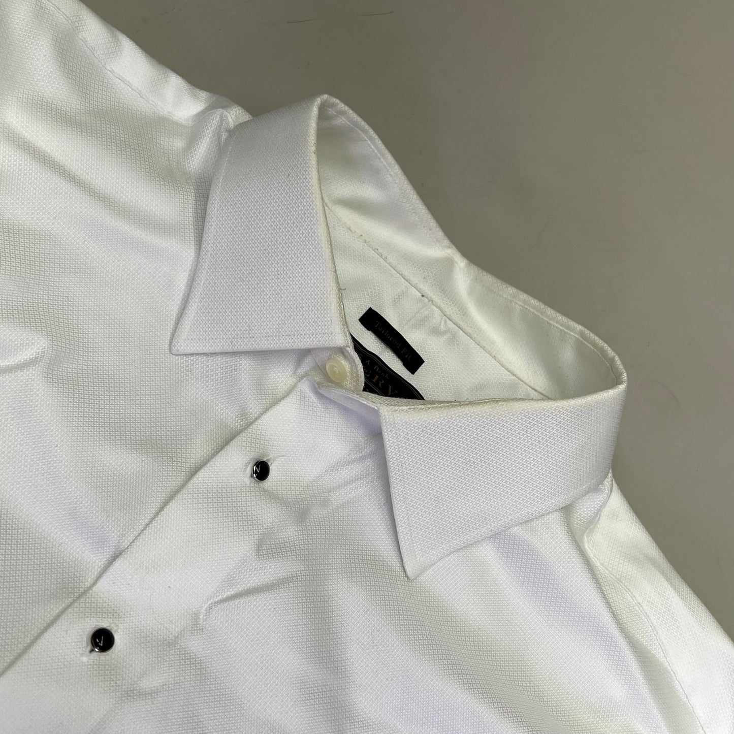 JOS A BANK Tailored Fit Button Up Suit Set  17 1/2-84 Black & White