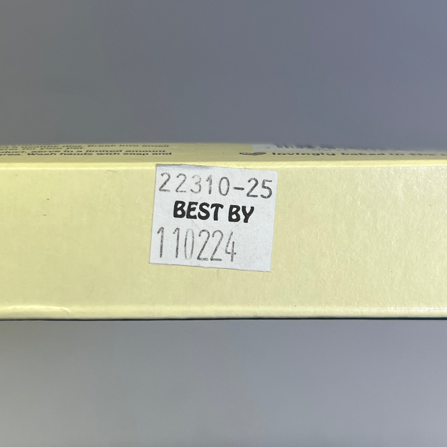 ZA@ Pallet of MIXED WIGGLES & WAGS Shareable Vanilla Cake, Omeprazole, Ibuprofen (AS-IS, Expired)
