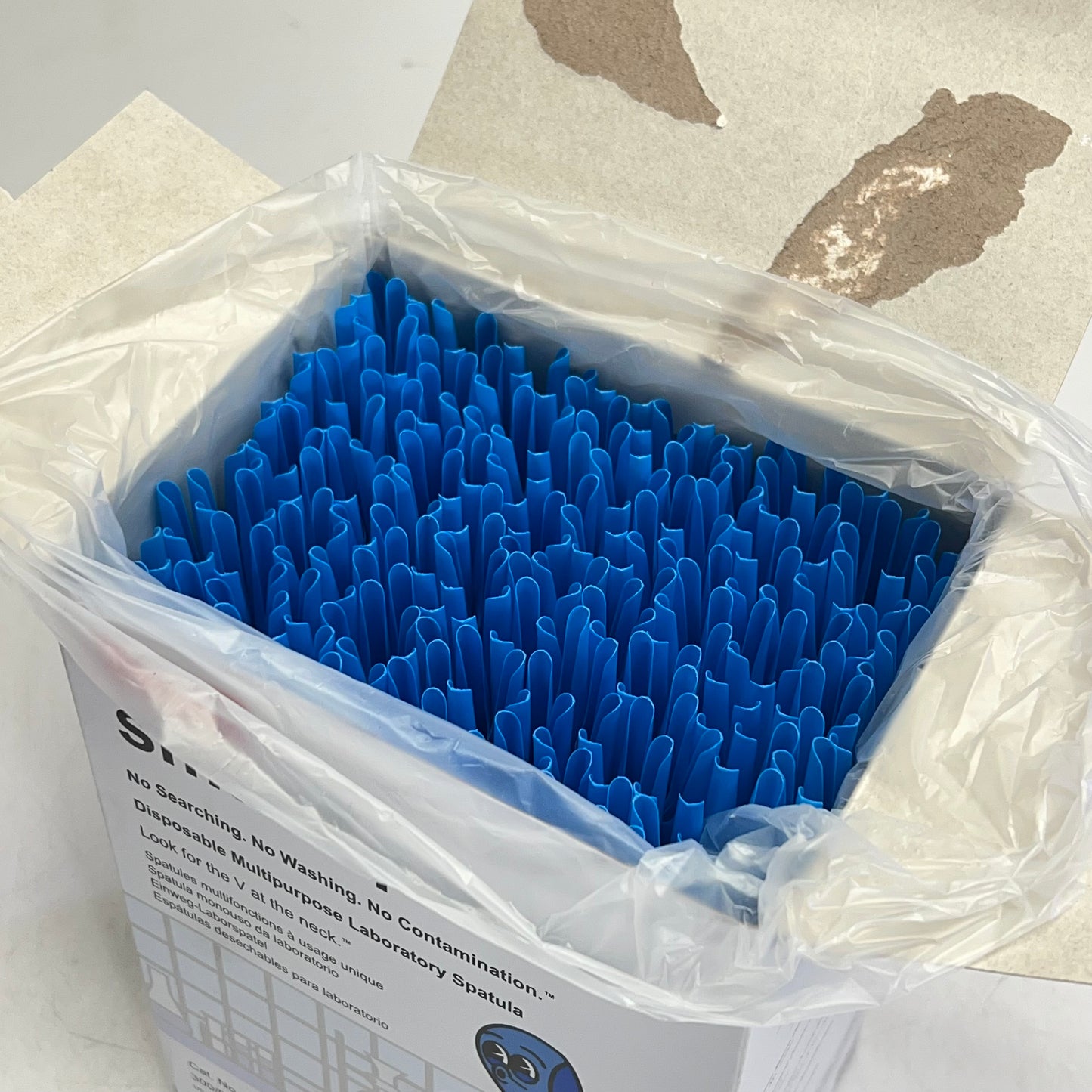 LEV GO (300 PACK) Smart Spatula Disposable Polypropylene Lab Spatula Blue 17211