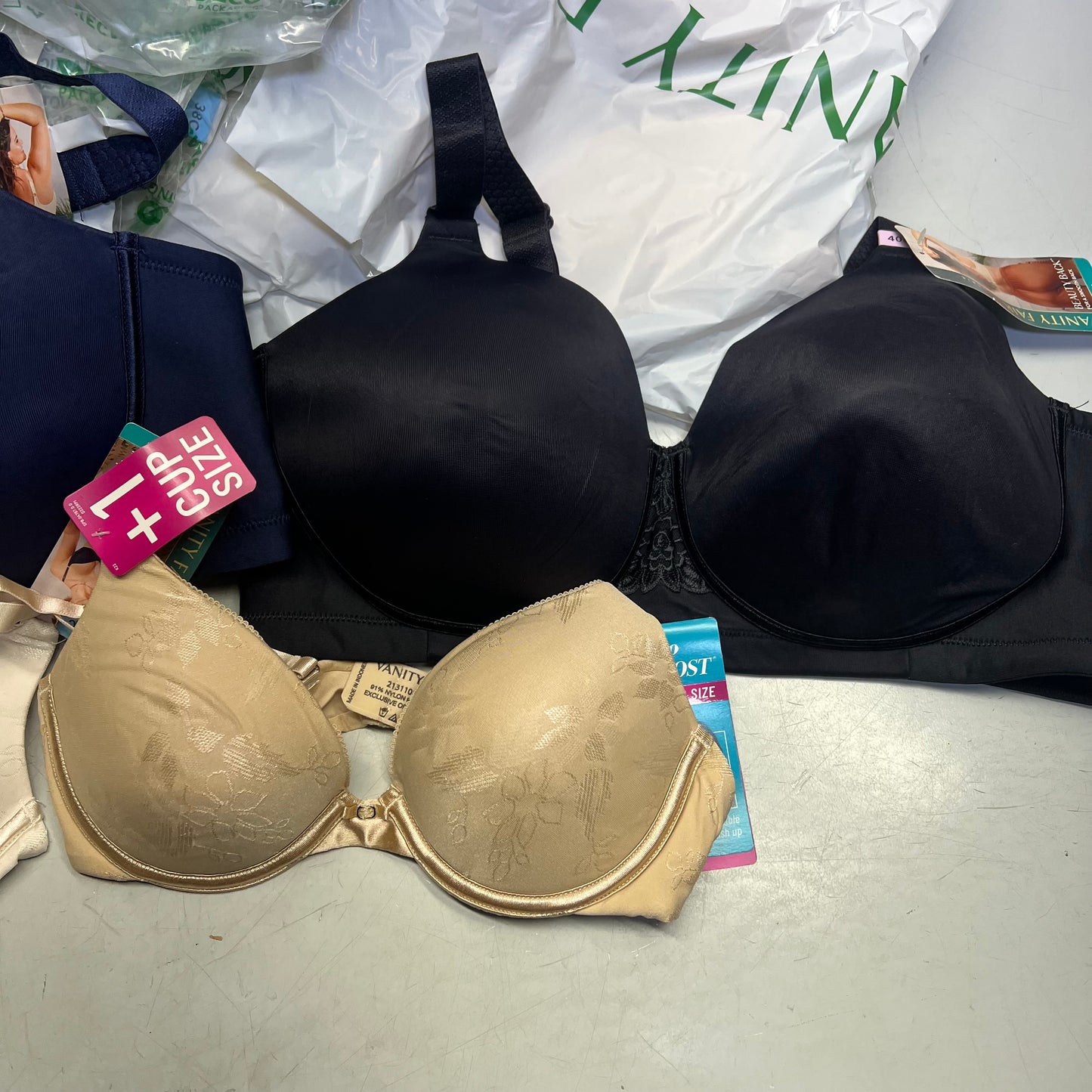 ZA@ VANITY FAIR Lot Of Assorted Style Bras Women's Variety of Sz Tan/Black/White