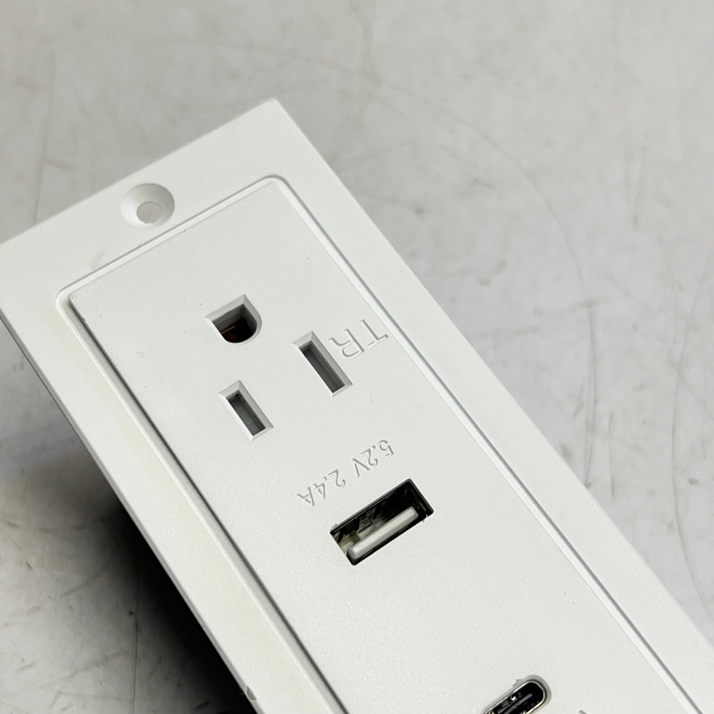 DEKKO Furnlite Recessed Power 2 Outlet w/ USB-A & USB-C 10’ Cord White FC-760