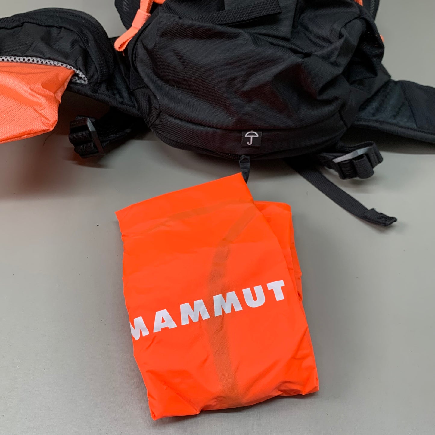 MAMMUT Lithium Hiking Backpack 15 Liter Women Salmon & Black 2530-03132