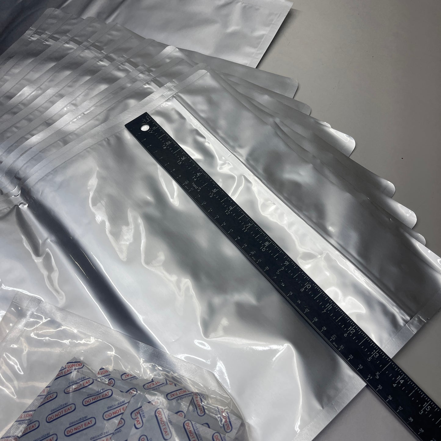 ZA@ 20 PACK! (2 Sizes: 10 of Each) Silver Foil Food Sealing Bags w/ Moisture Packs Sz 20”Wx30”L & 13”Wx18”L