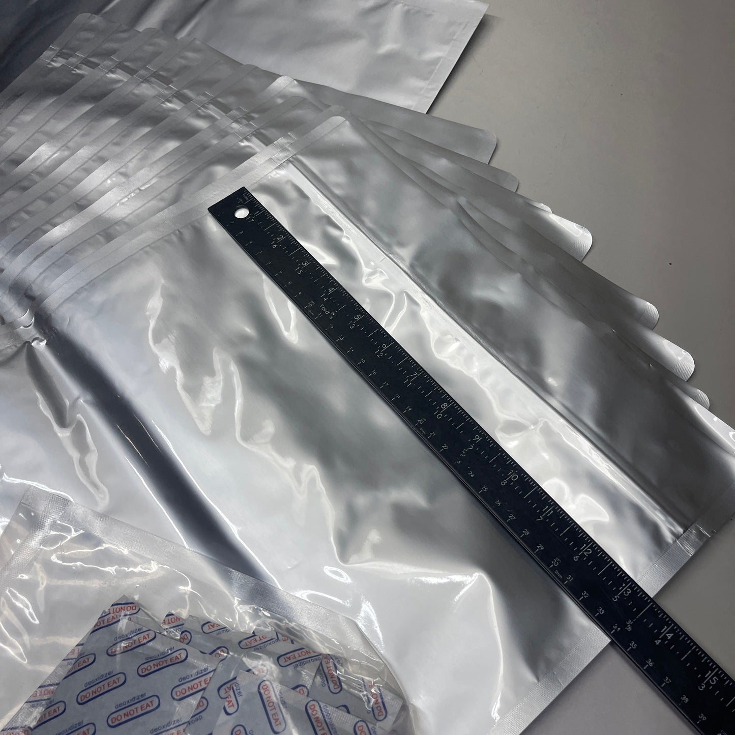 ZA@ 20 PACK! (2 Sizes: 10 of Each) Silver Foil Food Sealing Bags w/ Moisture Packs Sz 20”Wx30”L & 13”Wx18”L I