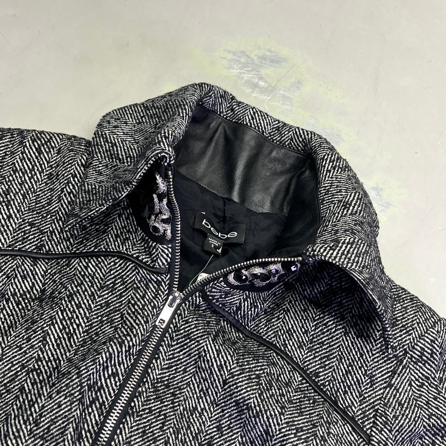 BEBE Under Collar Bling Cropped Wool Sweater Leather Trim Women's Sz S Black