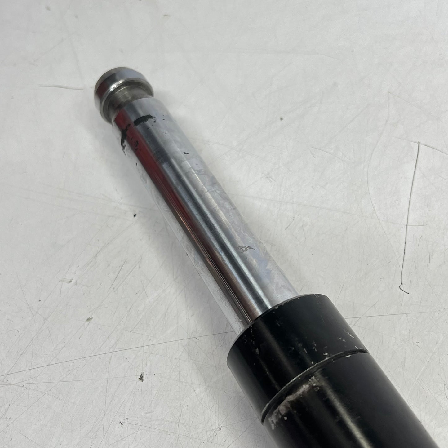 COATS Robo-arm Cylinder Assembly For 70x, 80x, 7065ax, 7060ex 8560888401 (Used)