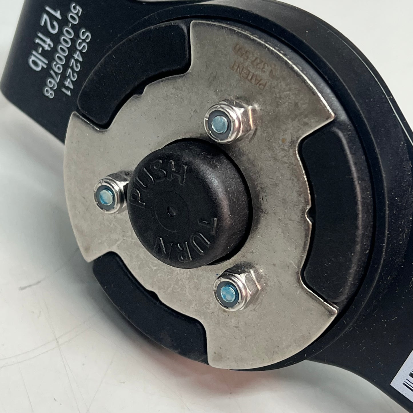 APERIA Flow Below Latches Axle Kit Cyclone W/ Hardware Black/Chrome AK-500FB