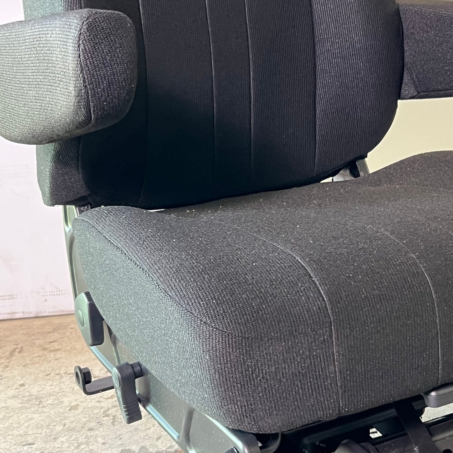 NATIONAL SEATING Captain Seat High Back Black Mordura 50764.365 (Distressed Box)