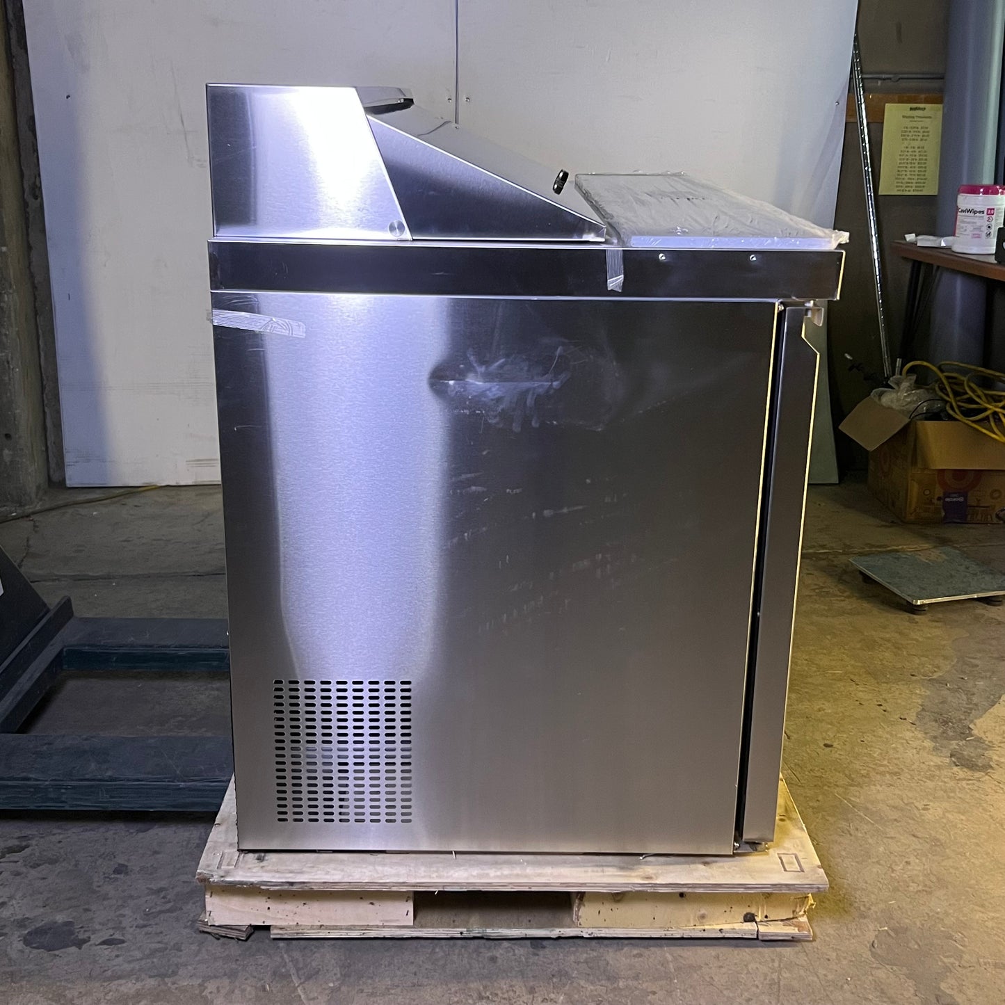 ZA@ VEVOR Commercial Refrigerator, Sandwich Prep Refrigerated Table 48.5"W x 30.5"L x 40.5"H, TSSP48 (New Other, Minor Cosmetic Damage)