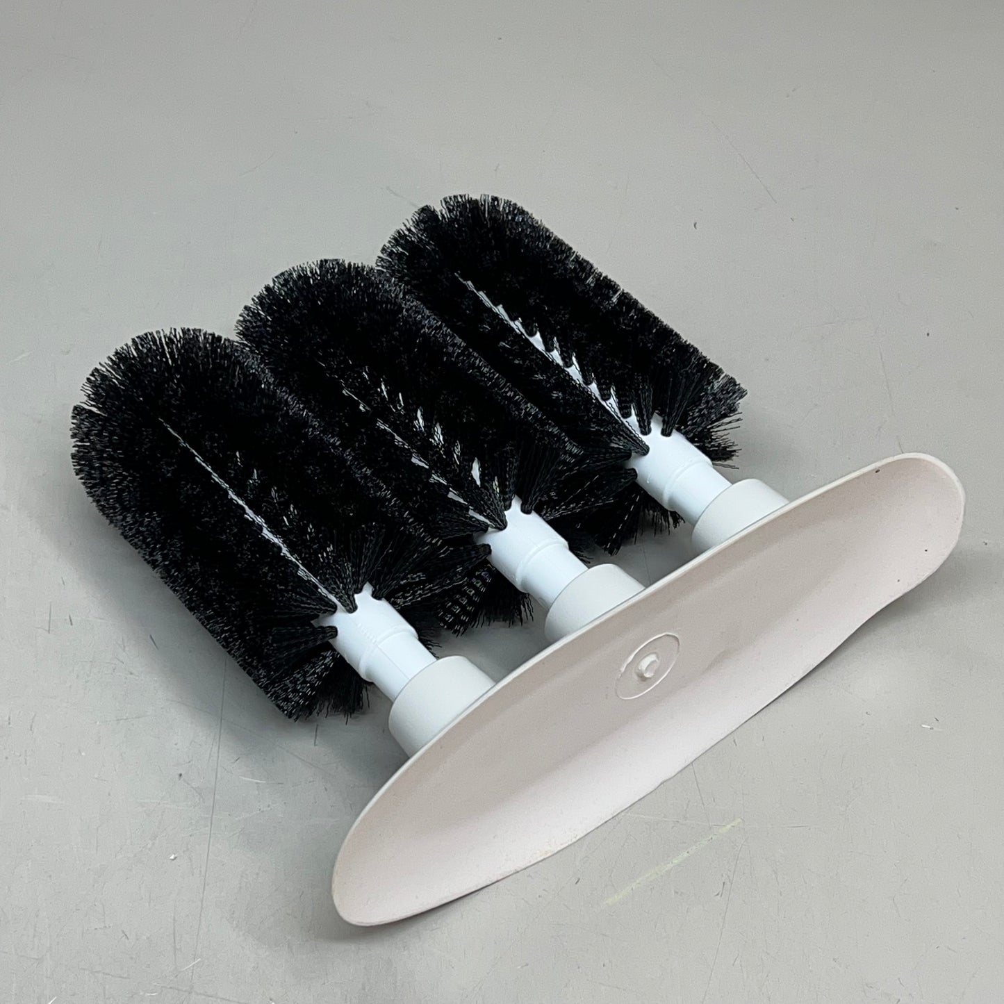 CARLISLE Sparta Heavy Duty Manual Triple Glass Washer 8" Black/White 4046103