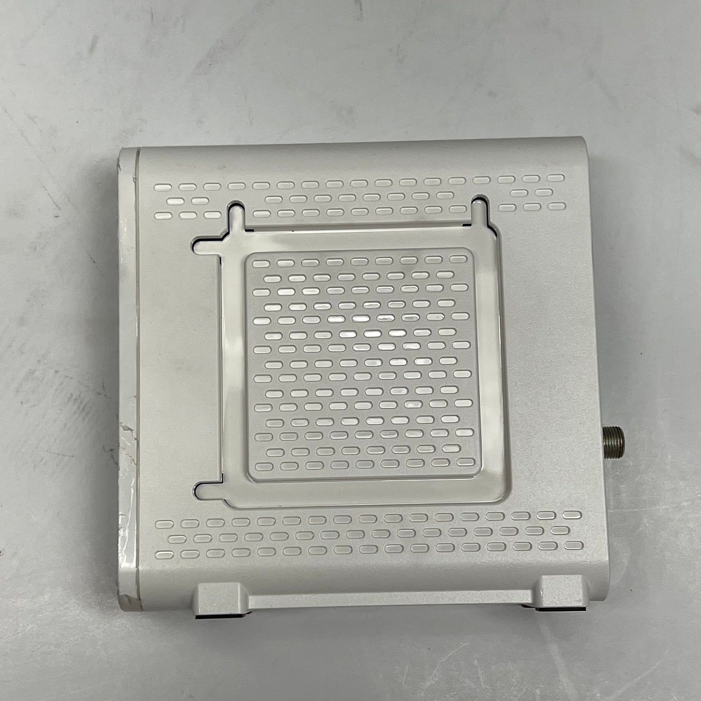 ARRIS Refurbished Unit Docsis 3.0 Surfboard Modem  1.4 GPBS White SB6190-RB