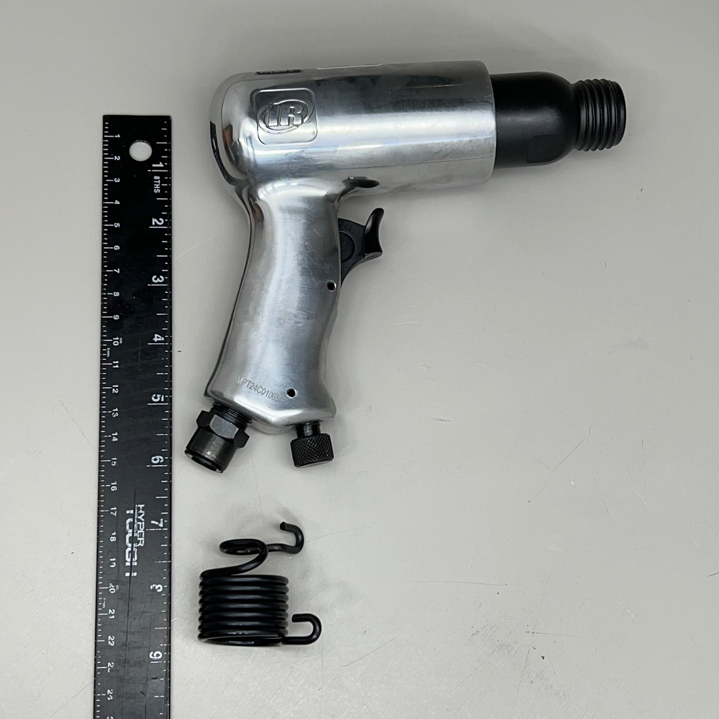 INGERSOLLRAND Standard AirHammer Tool 3500 Blows a Minute Alloy Steel Barrel 116