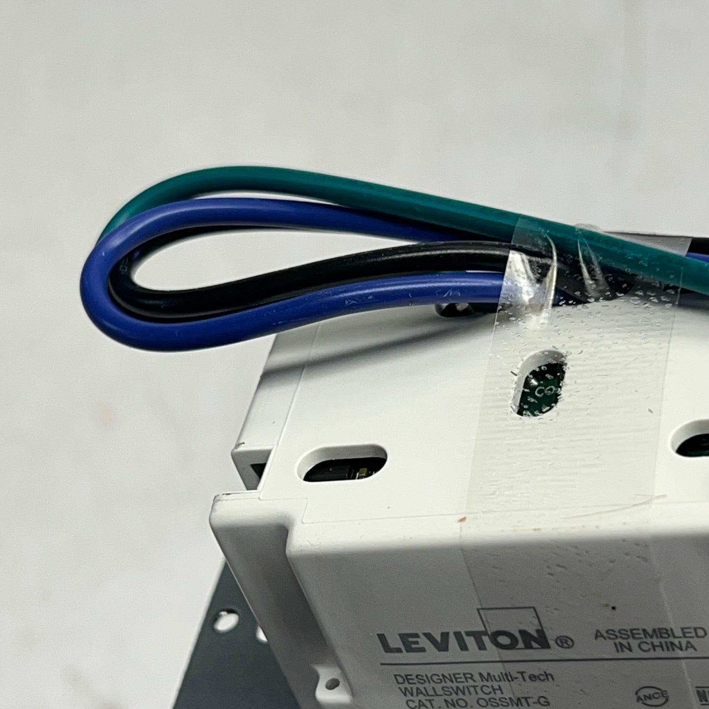 LEVITON  Wall Box Occupancy Sensor Multi-technology  120-277V 2400SF OSSMT-GDW