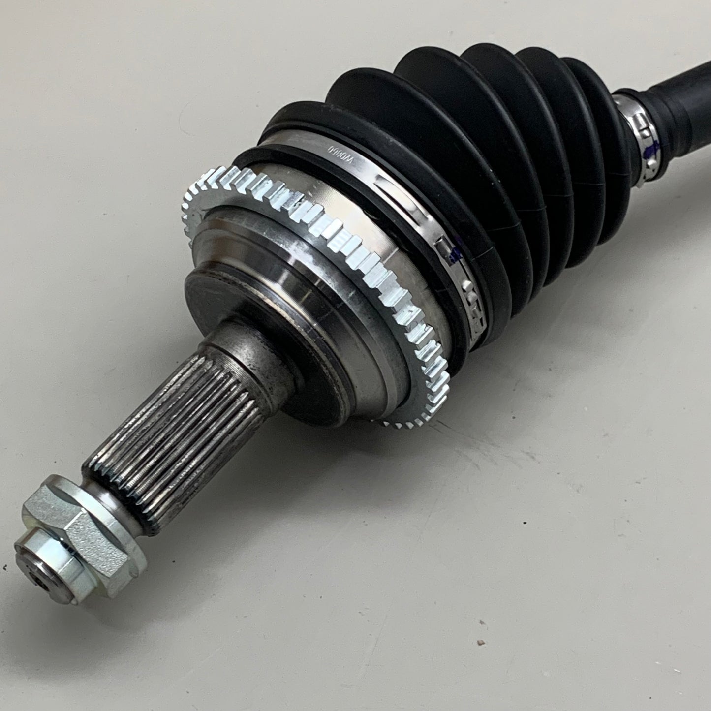 NAPA CV Drive Axle Grooved 28 Spline 20.61" for Ford/Lincoln/Mercury 94-9196