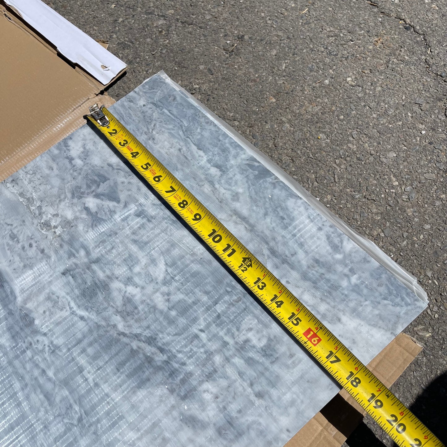 ZA@ Pallet of RIAD Casablanca Carrara & Bardiglio Grey Tiles 18"x18" (Some Broken, see images)
