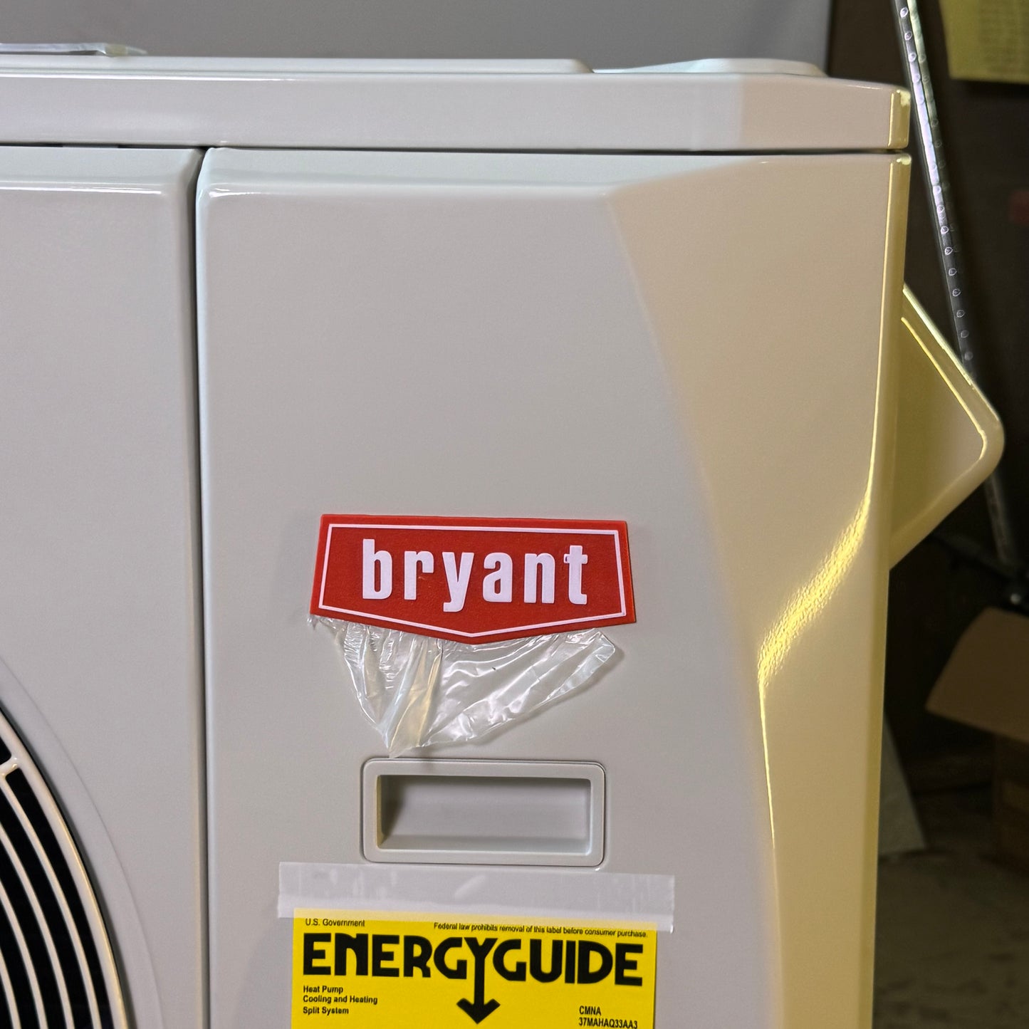 CARRIER Outdoor Heat Pump AC Unit 33,000 BTU 208/230V - 37MAHAQ33AA301
