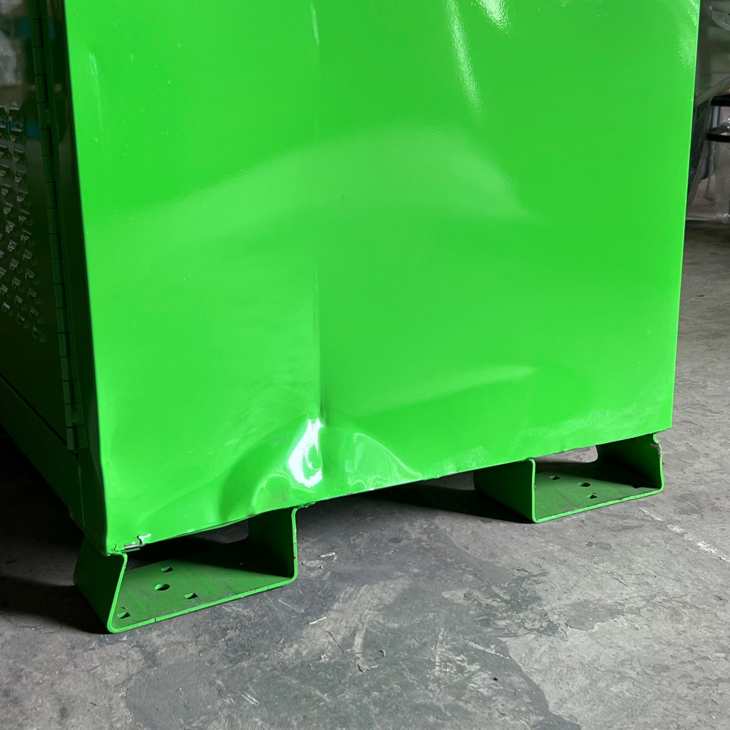 KNAACK Jobsite Cabinet Proprietary Recessed Padlock 59.4 cu ft, Green 139-SK-02 (AS-IS, Cosmetic Damaged)
