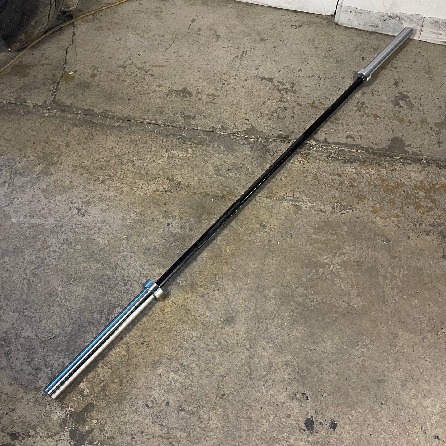 BETTER BODY Classic Barbell 87” 1300 LB Capacity Black & Steel