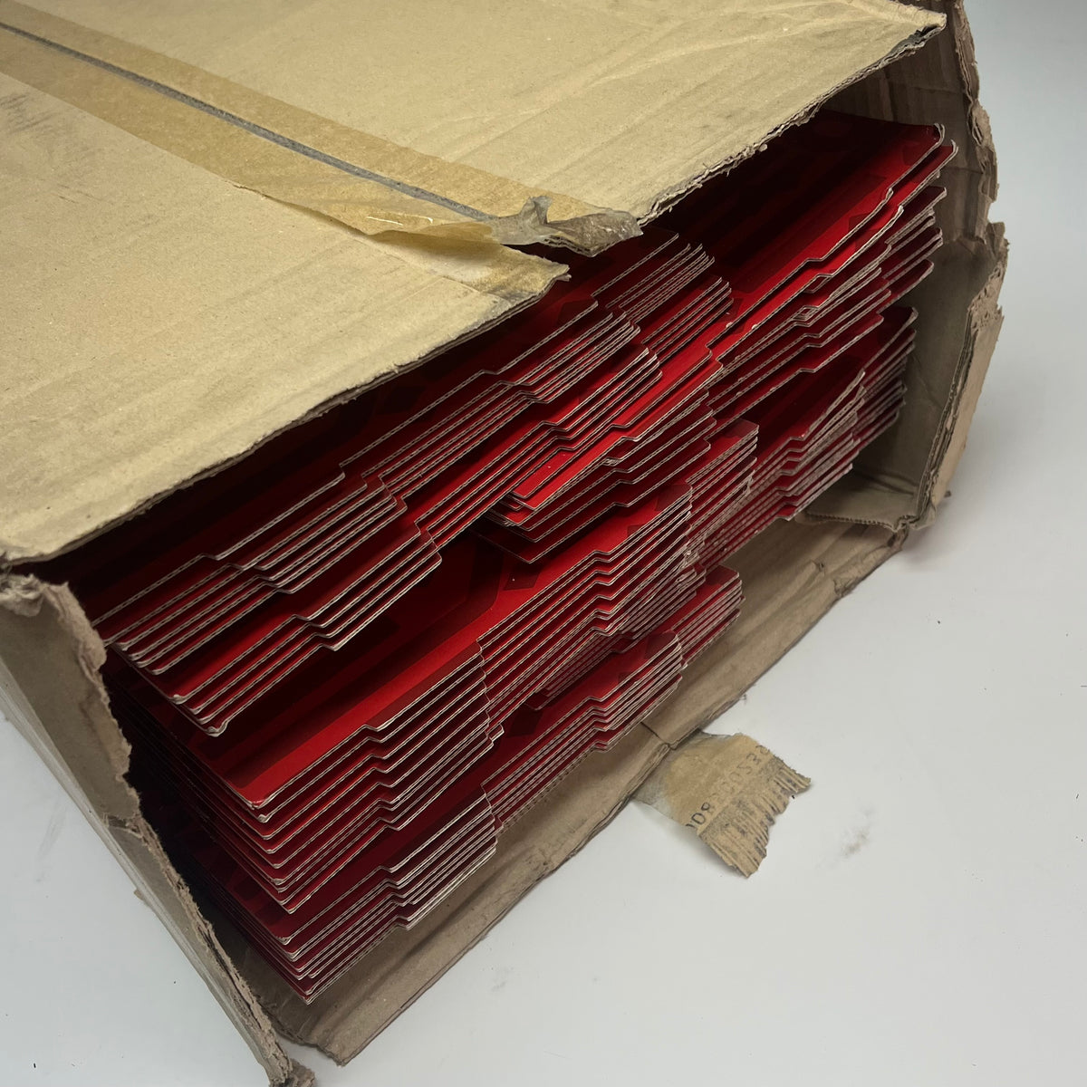 ZA@ DAVES HOT CHICKEN  (50 PACK) Catering Boxes  13.5"x9"x5" Red/Yellow (A-Is)
