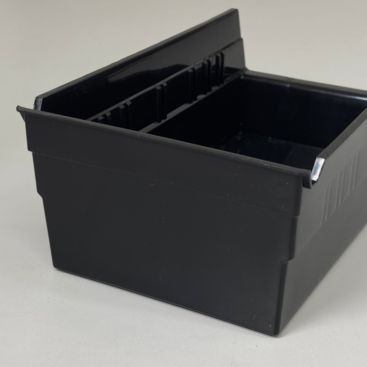 QUANTUM STORAGE SYSTEMS (27 PACK) Plastic Shelve Bins Nest-able 11-5/8" L 1NTX2