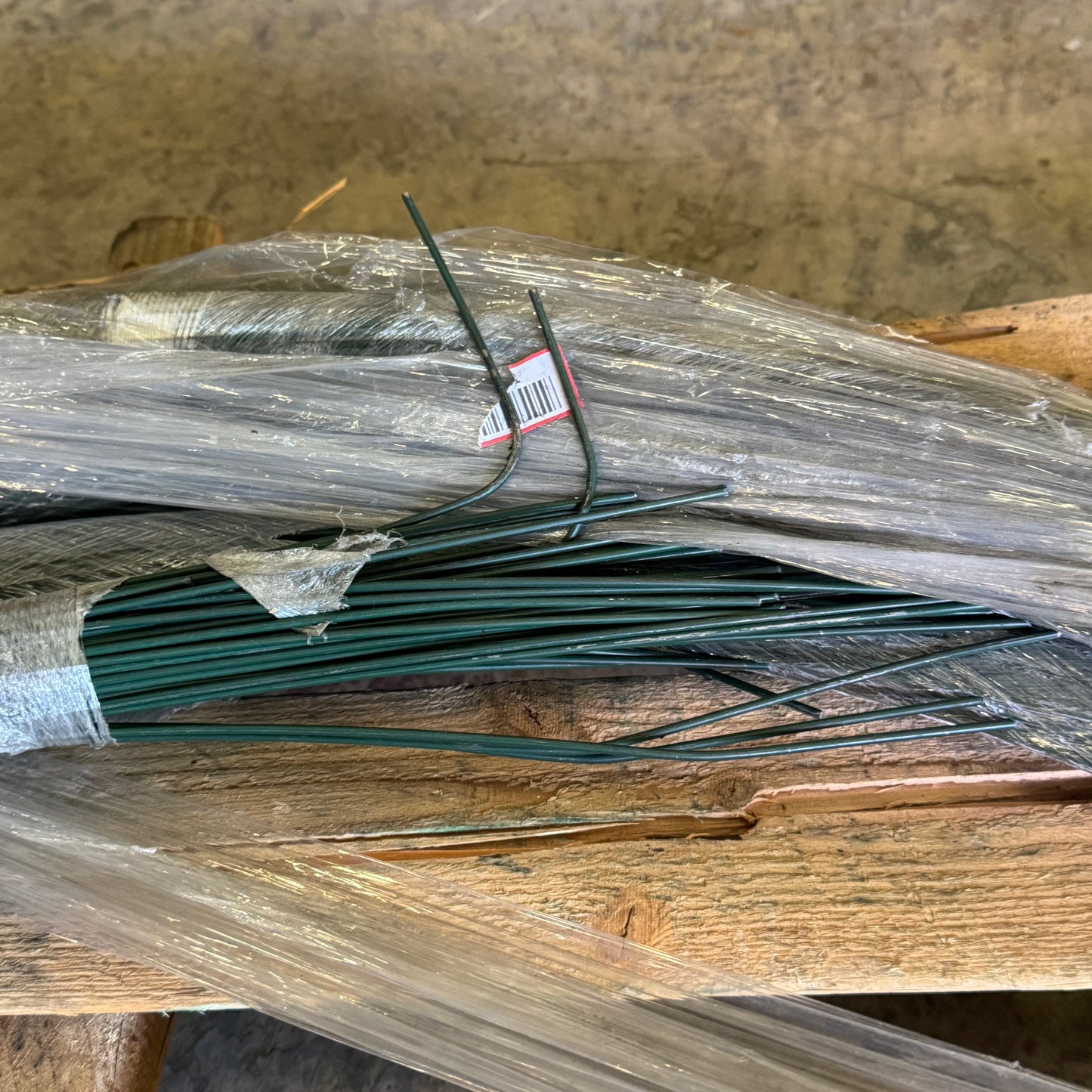 ZA@ Pallet of ACCENT Single-Loop Bale Ties 12 Gauge x 16ft 20-1-6-120160125 (AS-IS)