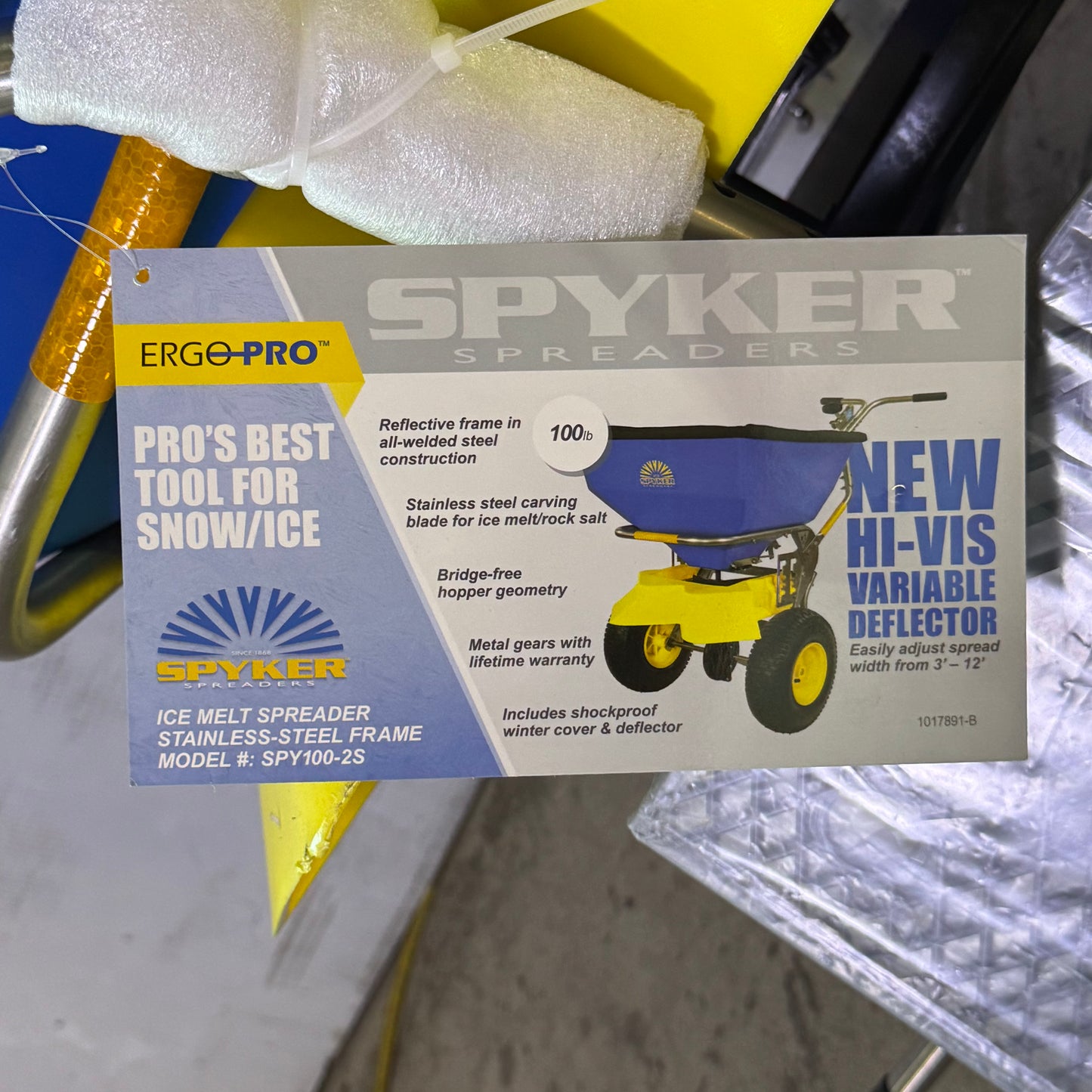 SPYKER Ergo-pro Ice Melt Winter Spreader 100-lb SPY100-2S