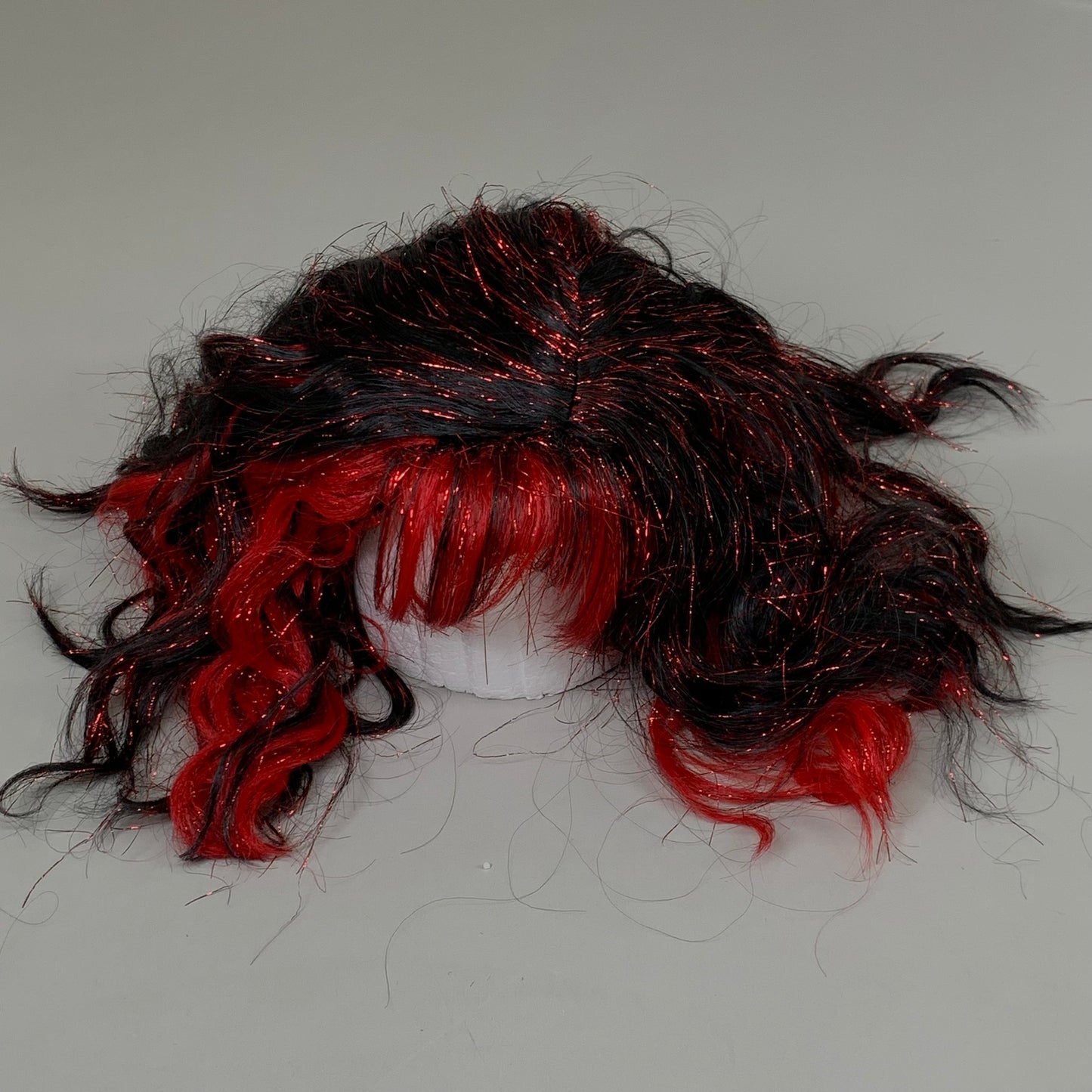 CALIFORNIA COSTUMES Women's Wig Shimmer Jester Red/Tinsel Ages 14+ 7024-041