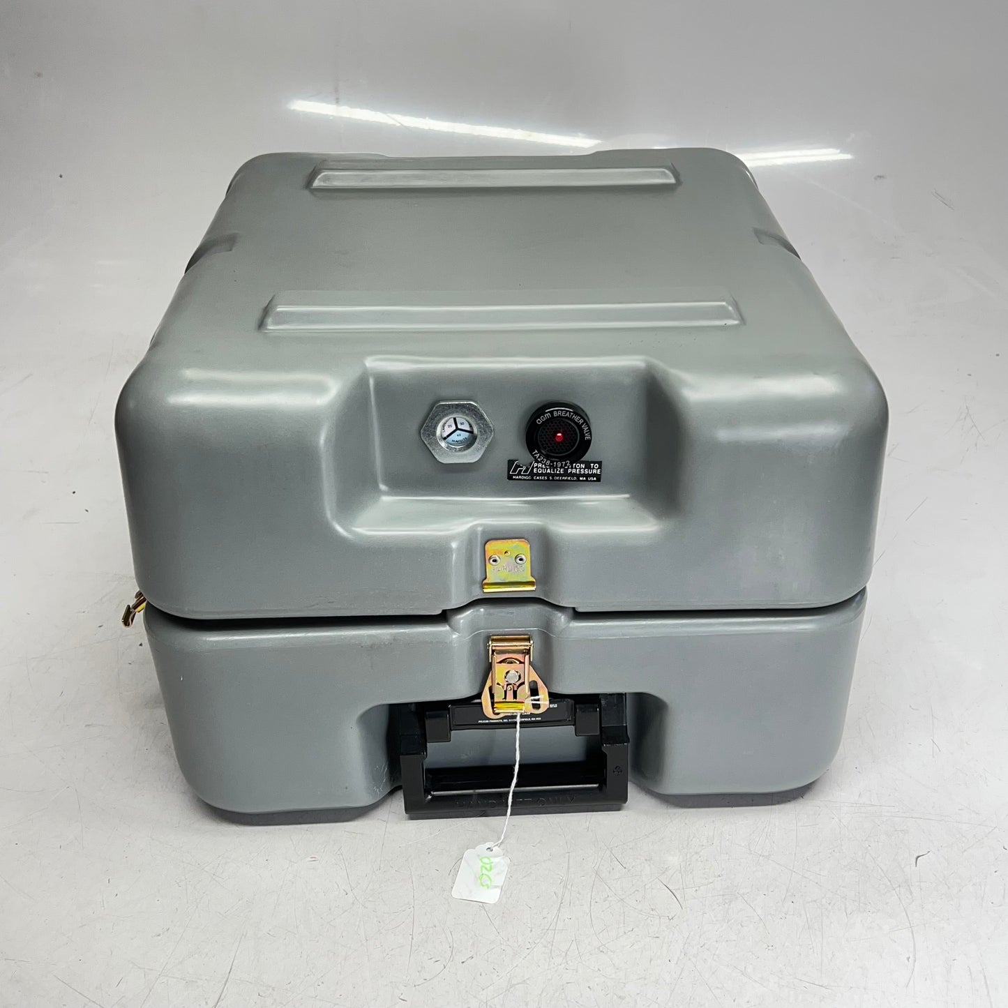 PELICAN  Hardigg Industrial Transit & Storage Case W/ Breather Valve Grey (Used)