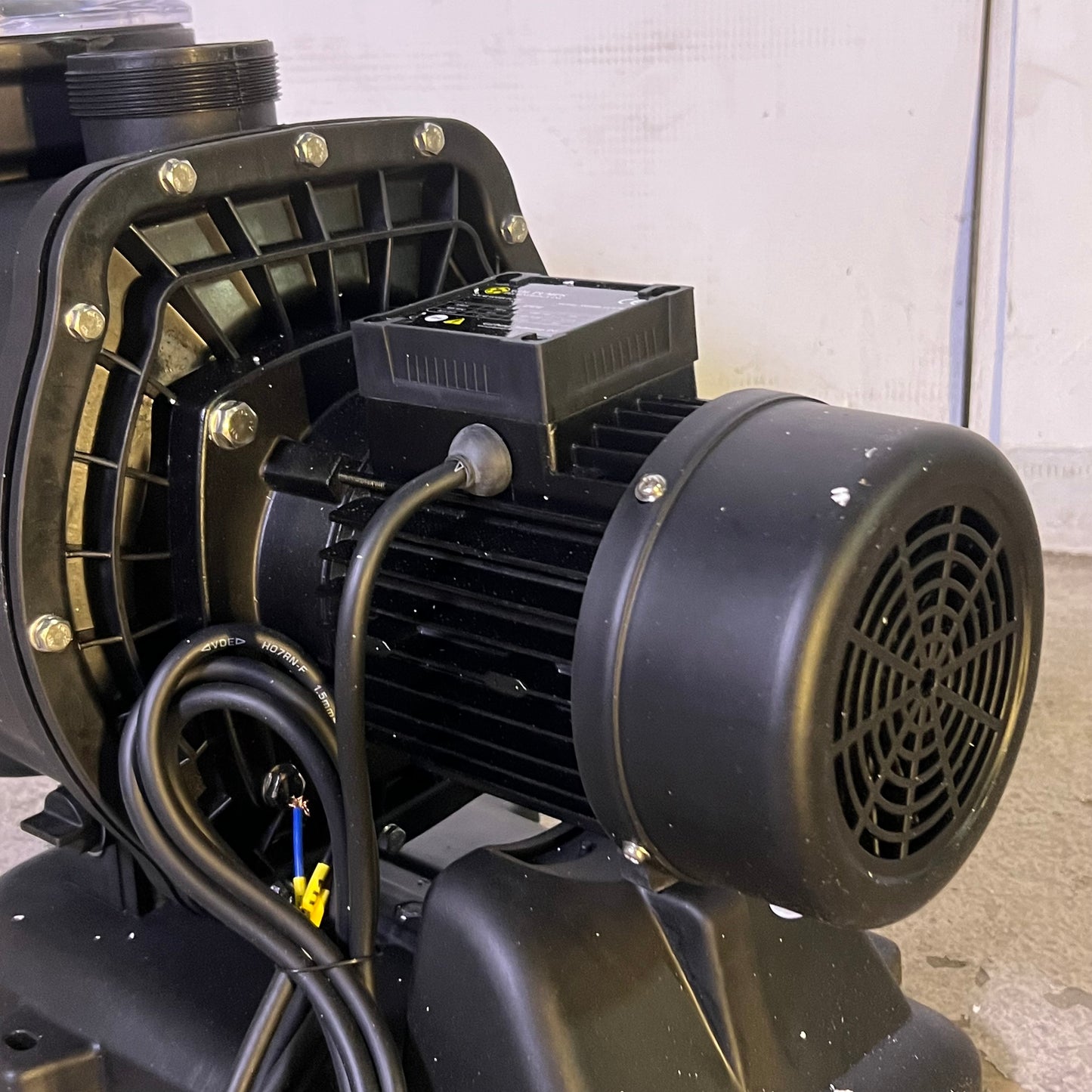 GOL PUMPS TECH  Brushless Solar Swimming Pool Pump W/ Controller SSP500-15/17B