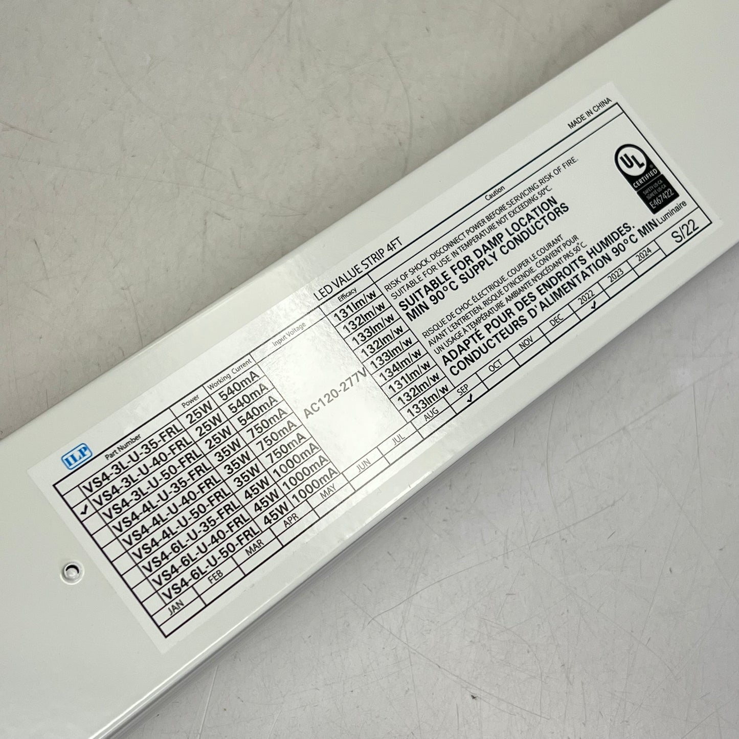 ILP LIGHTING Linear Strip Light  4' 25W 4000K Frosted Acrylic White VS43LU40FRL