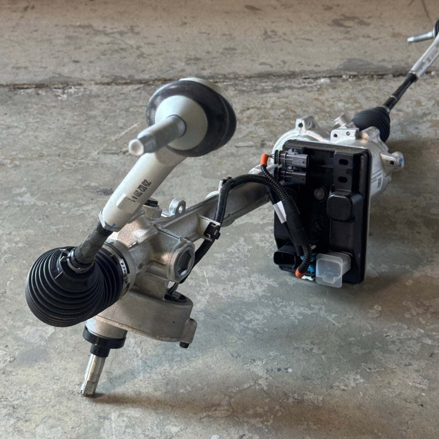 TESLA Steering Gear Rack Pinion 1044832-00-A (New Other, Distressed Box)