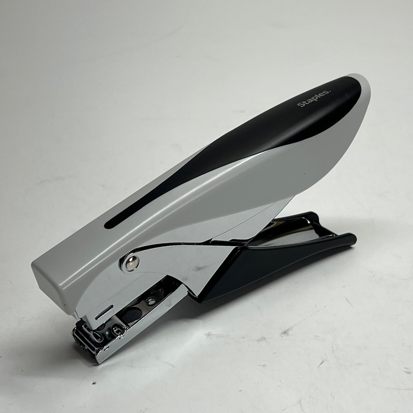 STAPLES Metal Heavy Duty Deluxe Plier Stapler  20 Sheet Cap Grey/Black ST24546