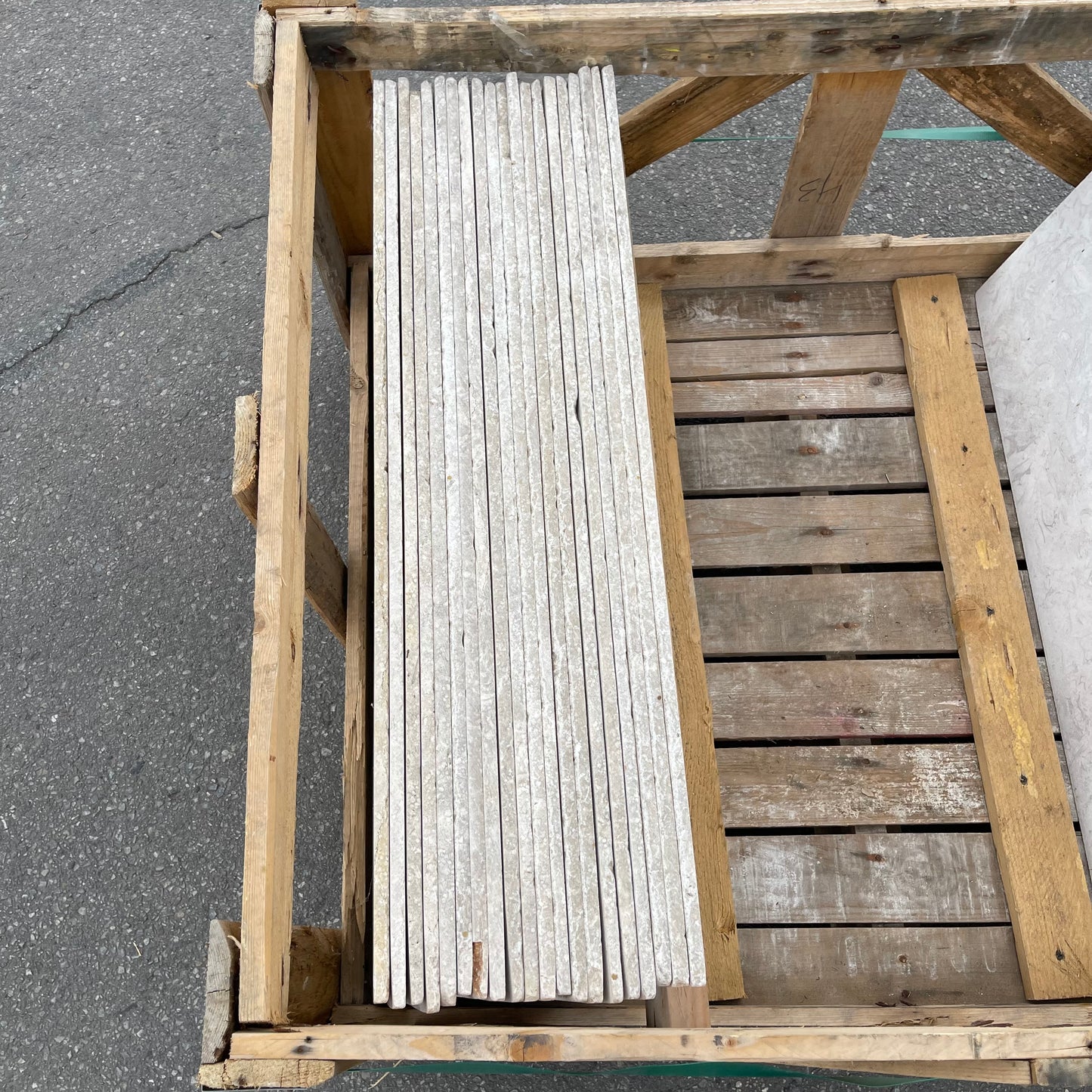 Z@ (43 PACK) Tile 32”x15.75” Light Grey 1,806 sq ft Total (AS-IS)