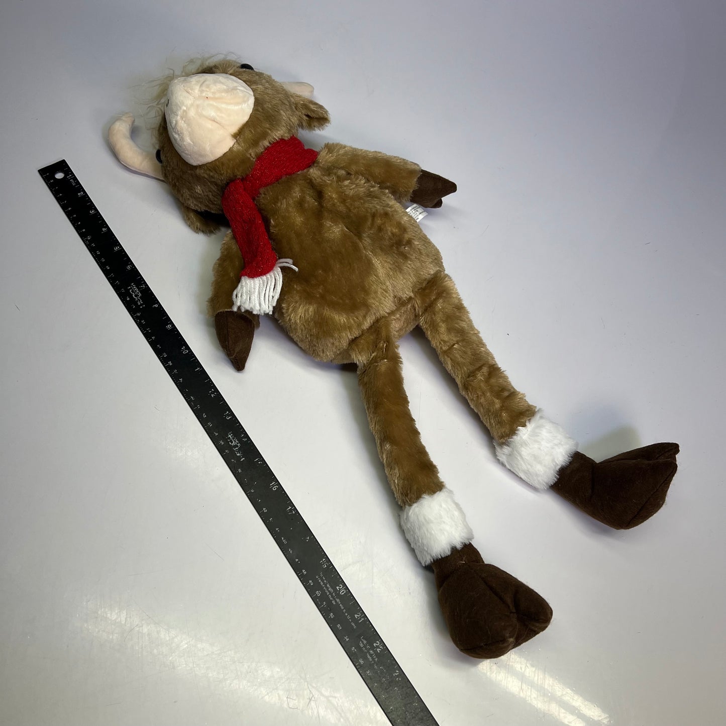 GERSON Plush Holiday Highland Cow Shelf Sitter 24" Light Brown 2801210