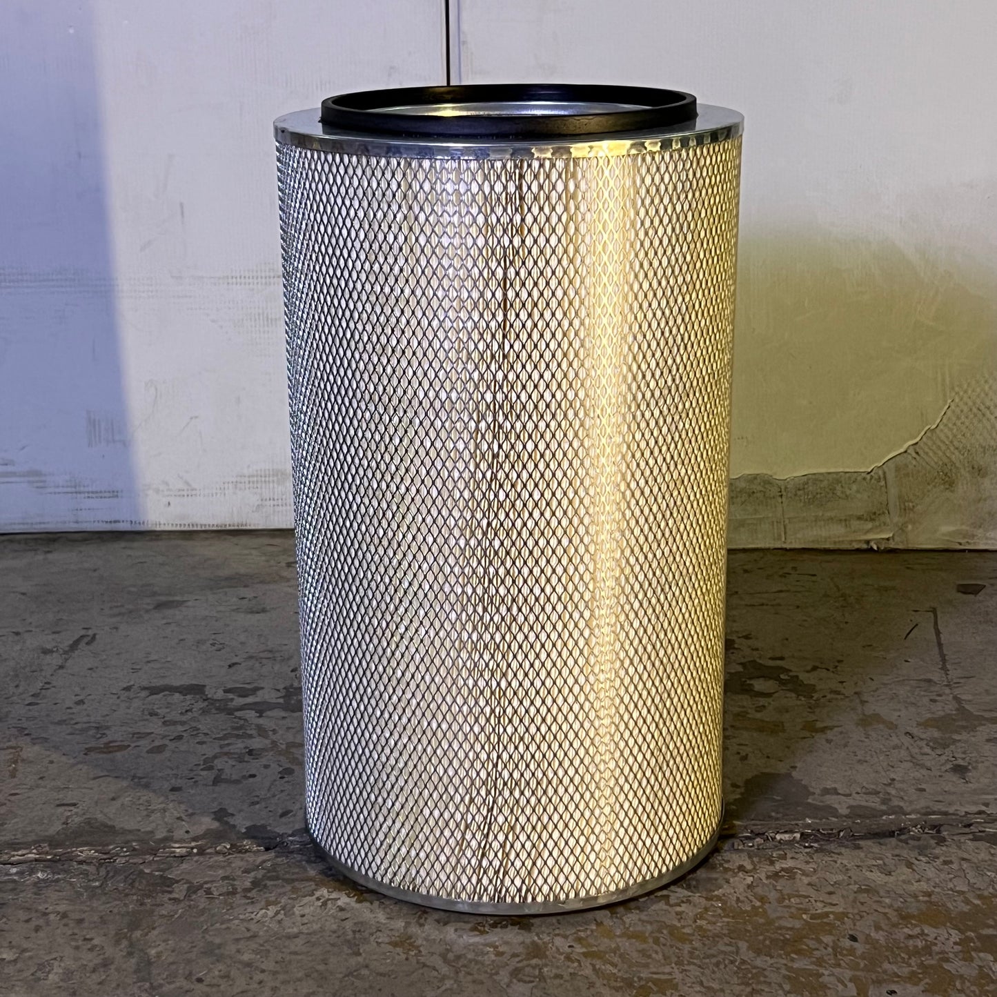 DONALDSON Air Filter, Primary Round 24.5"L x 15"D Grey P182042