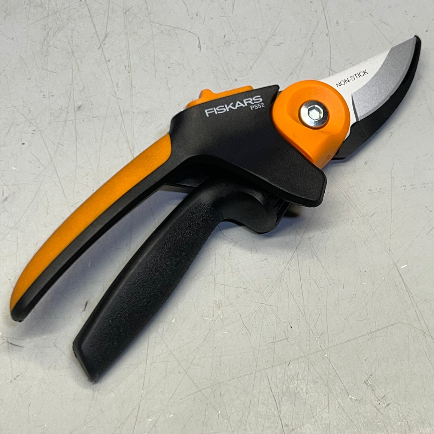 FISKARS 3.4" PowerGear2 Titanium Softgrip Bypass Pruner P552