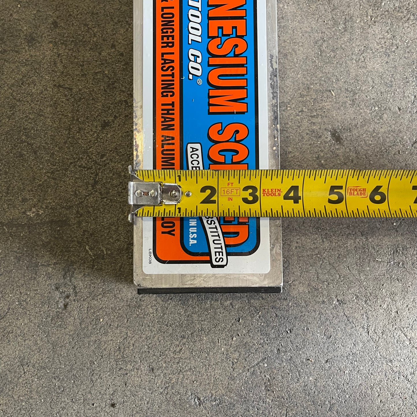 KRAFT TOOL CO. Magnesium Screed 216”x1 1/2”x3 1/2” CC619