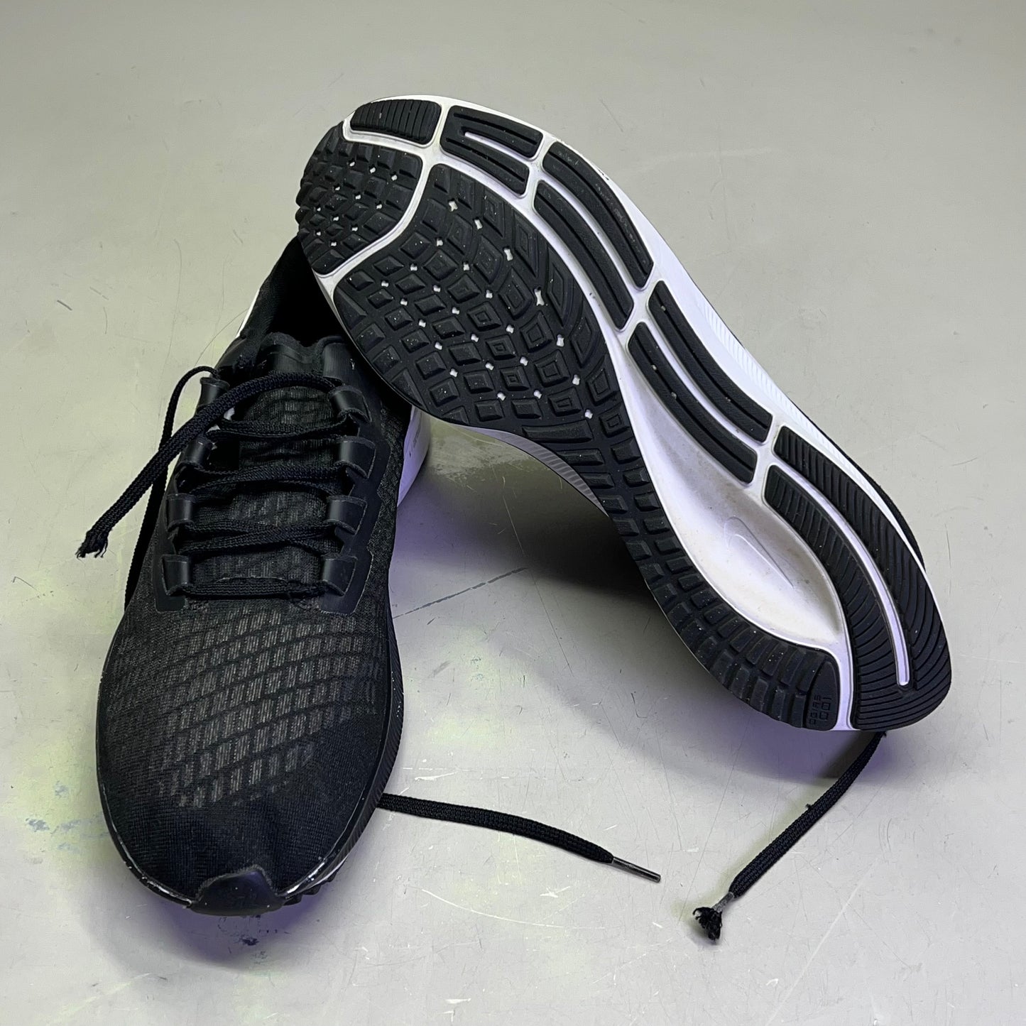 NIKE Air Zoom Pegasus 37 Running Sneaker Men's Sz 14 Black/White (Pre-Owned)