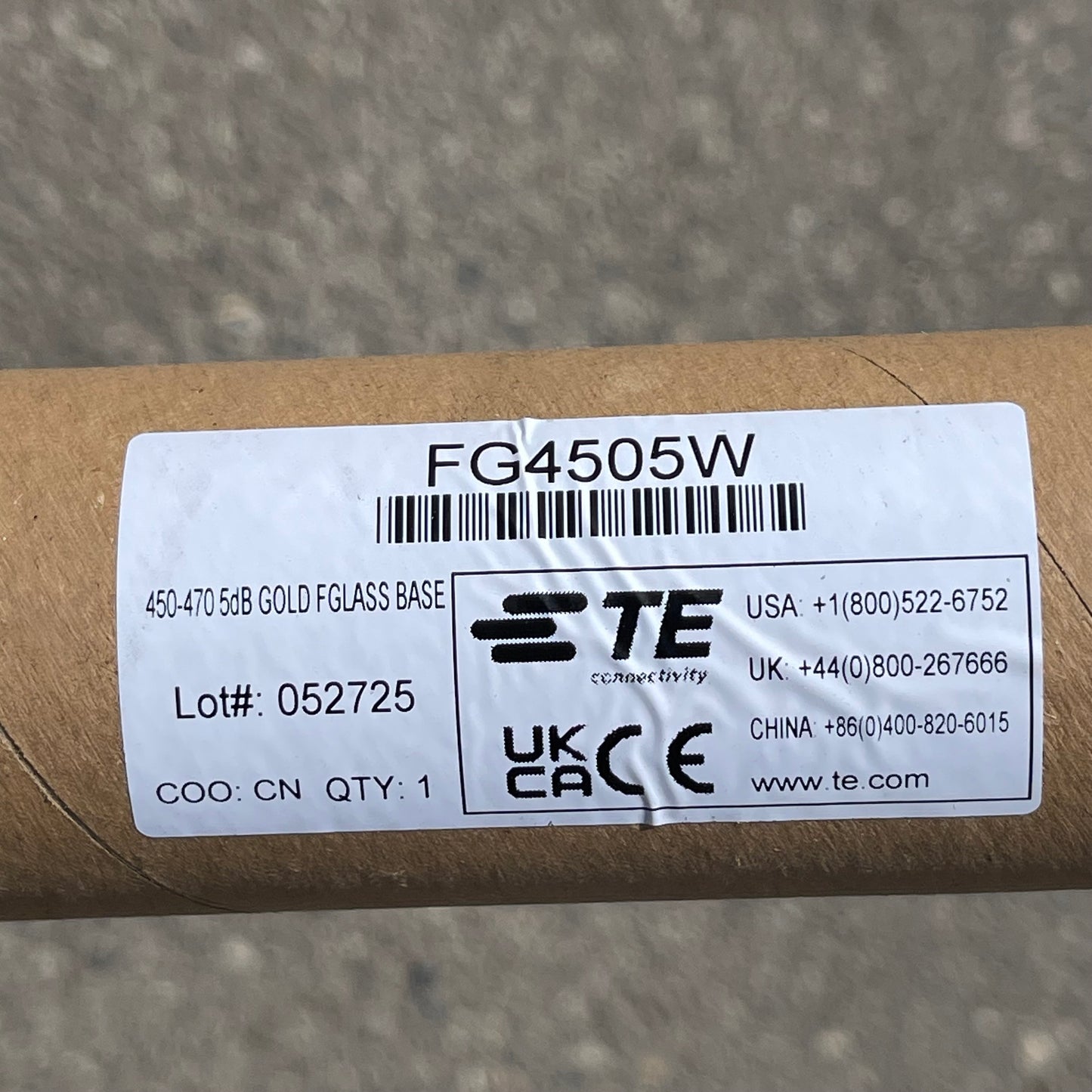 Z@ TE CONNECTIVITY Fiberglass UHF Antenna 80"x1.5" White & Gold FG4505W (New)