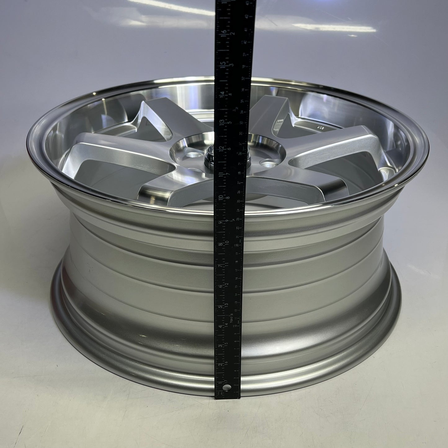 TRAKLITE Alloy Wheel Remanufactured 18x8 5x114.3 ET40 73.1 Hub Silver 657 HC1473-1