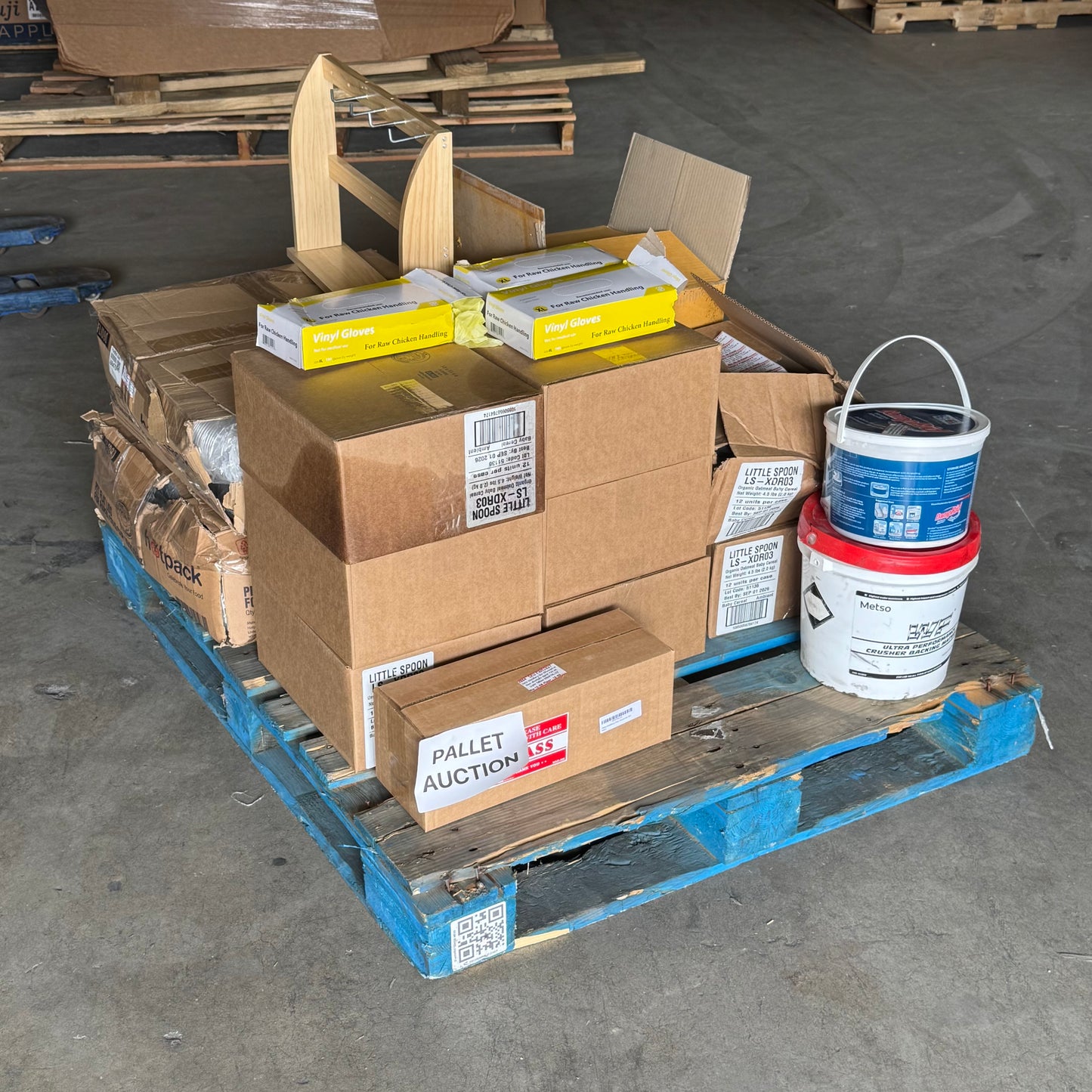 ZA@ Pallet of MIXED Chamomile, Distillery Gin, Rubber Bands, Moisture Absorber, Etc… (AS-IS)