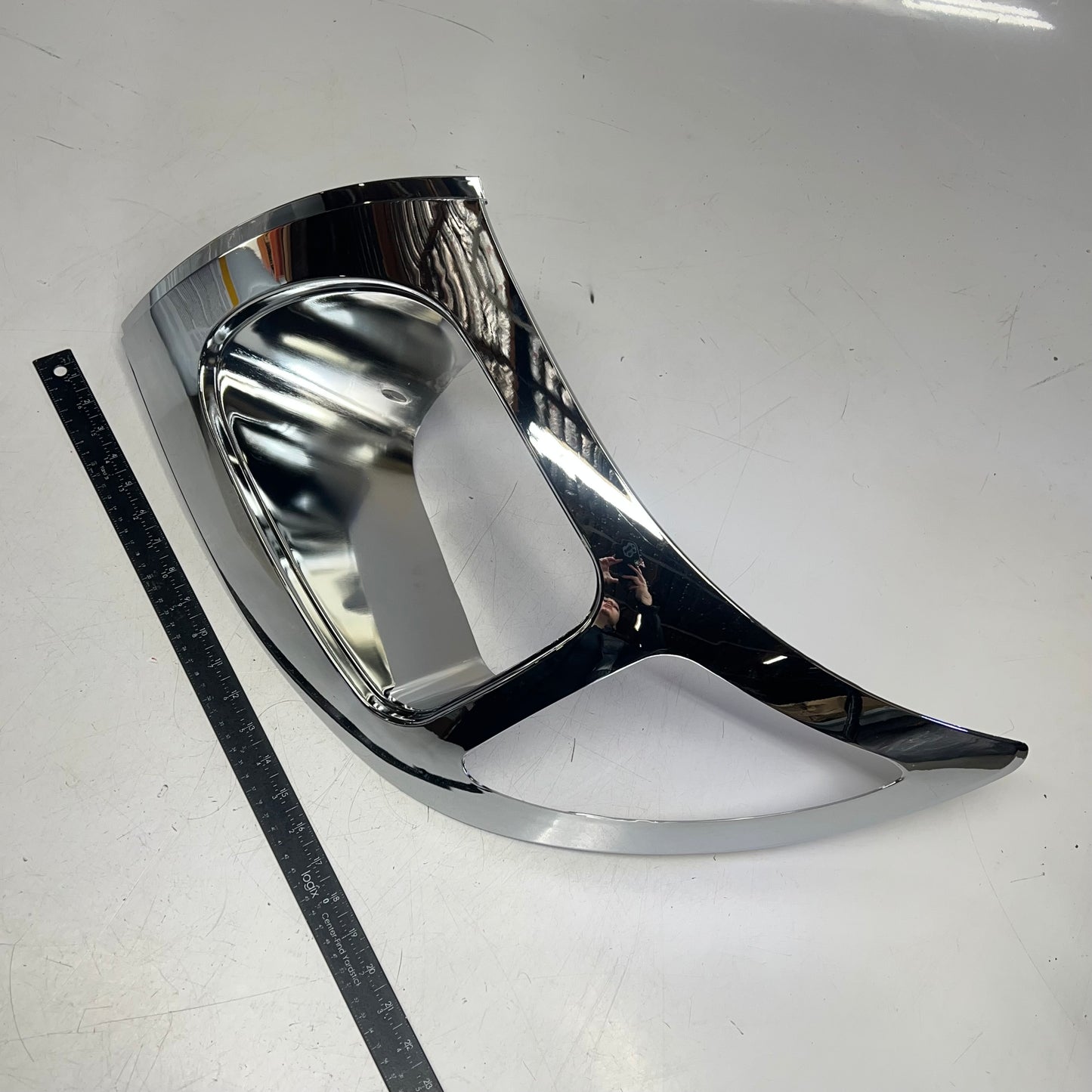 IHC 7400, 7600 Series Headlight Bezel Lh 07 International 7600 Truck IH2423