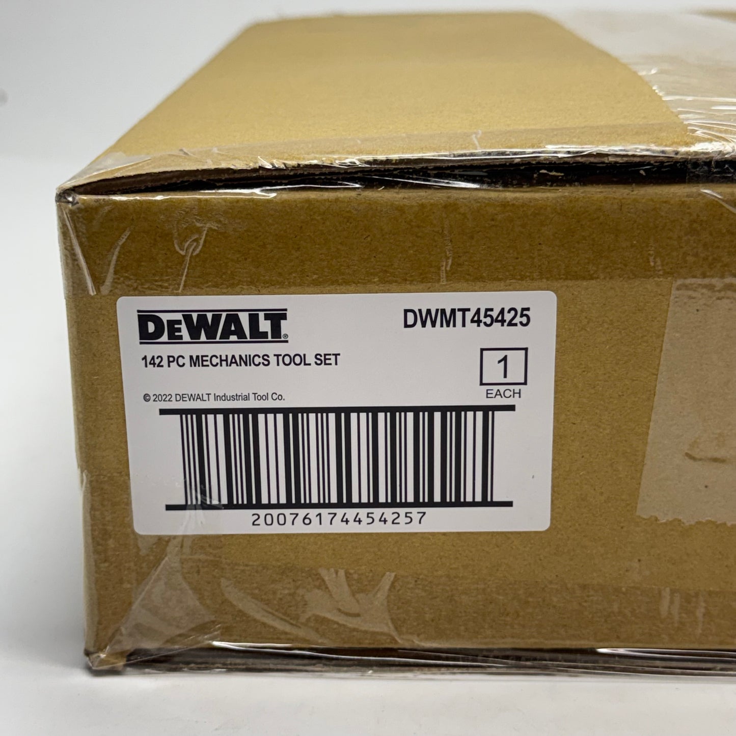 DEWALT 142-Piece Mechanics Tool Set – Polish Chrome Socket & Ratchet Set with Case DWMT45425